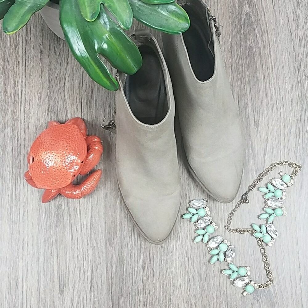 EUC Circus by Sam‎ Edelman gray suede booties size 8.5